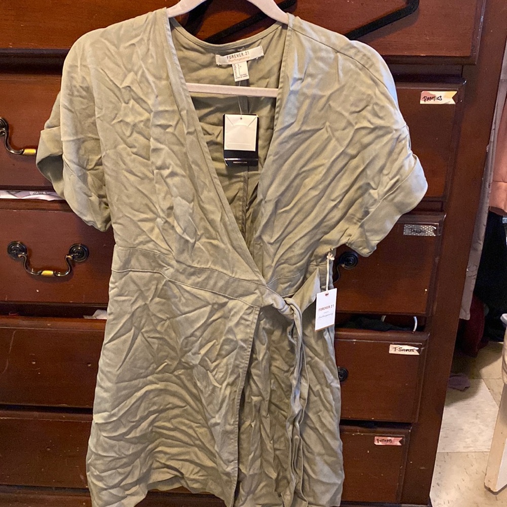 Forever21 women’s wrap top.